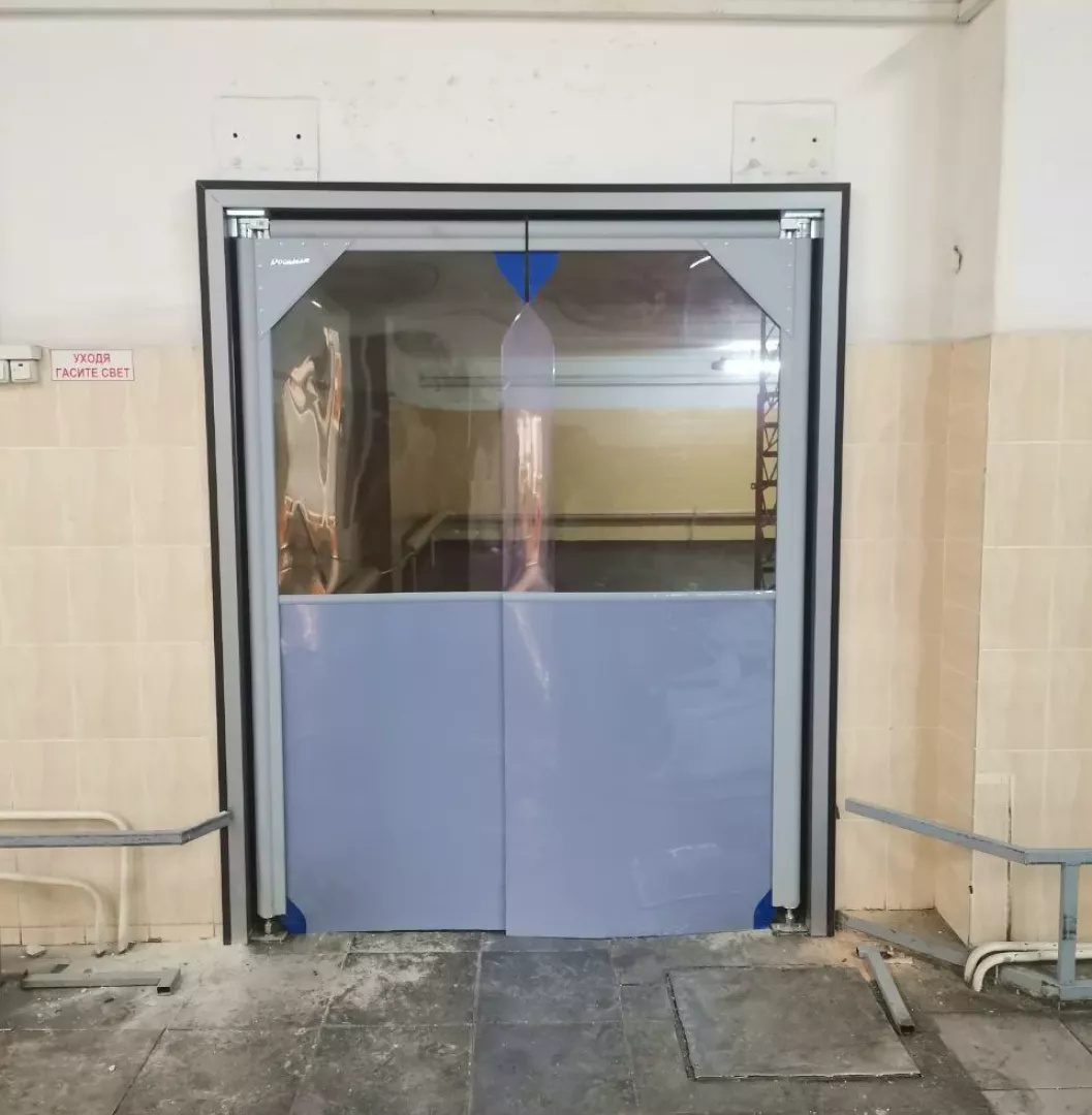 Пленочные маятниковые двери для хлебозавода